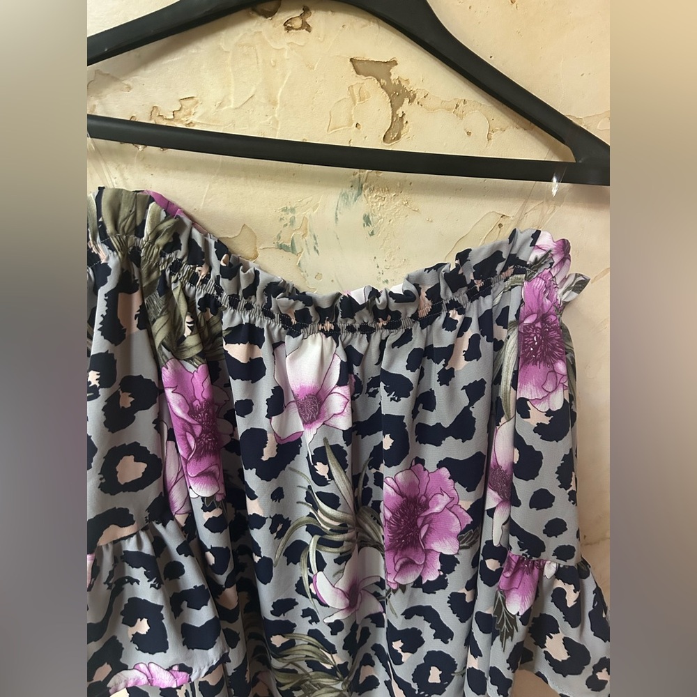 143 Story Off Shoulder Floral Leopard Blouse Large Boho Chic Like New ✨ - Picture 6 of 10